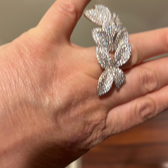 Silver Flower Ring - Picture 2 of 6
